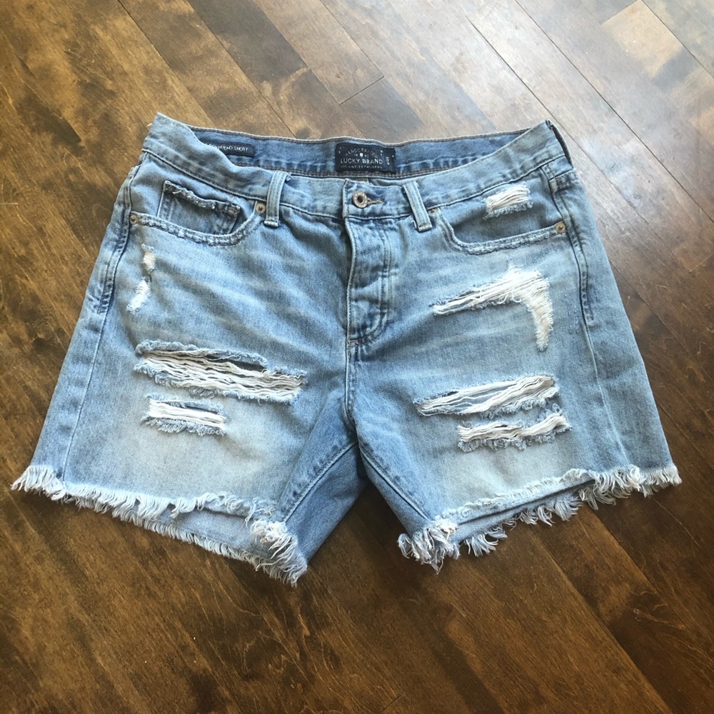 LUCKY BRAND Boyfriend distressed cutoff jean short